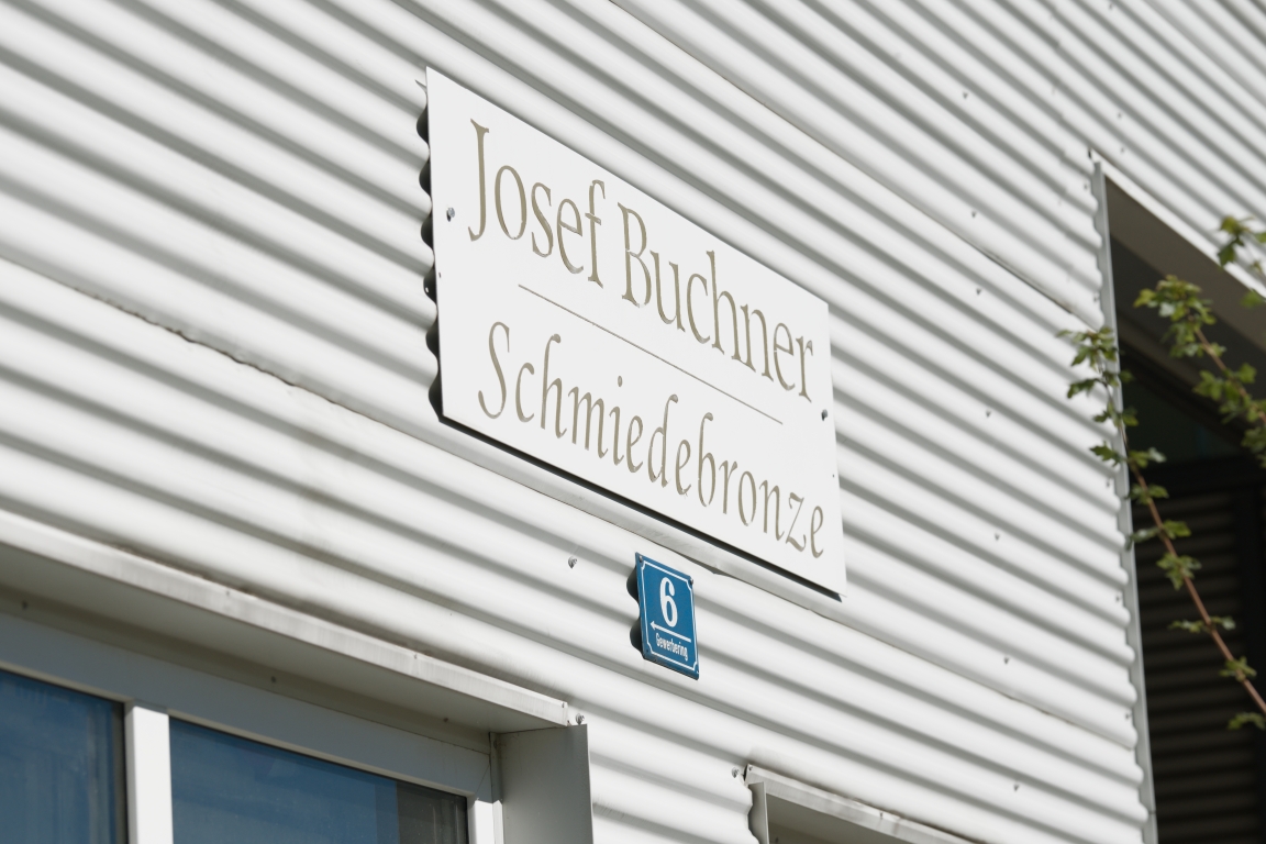 Josef Buchner Schmiedebronze Schild